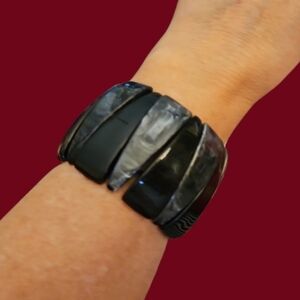 Vintage 1980s Metallic Black Acrylic Chunky Punk Stretch Bracelet